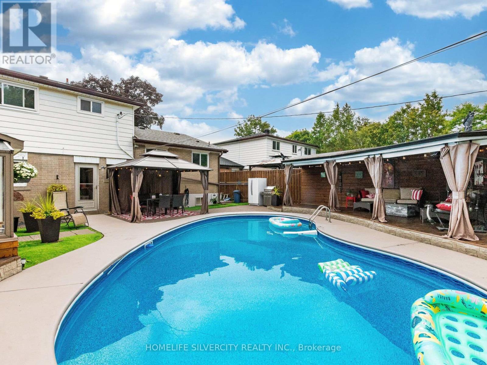 Photo 39 of 108 Brookland Drive, Brampton ON