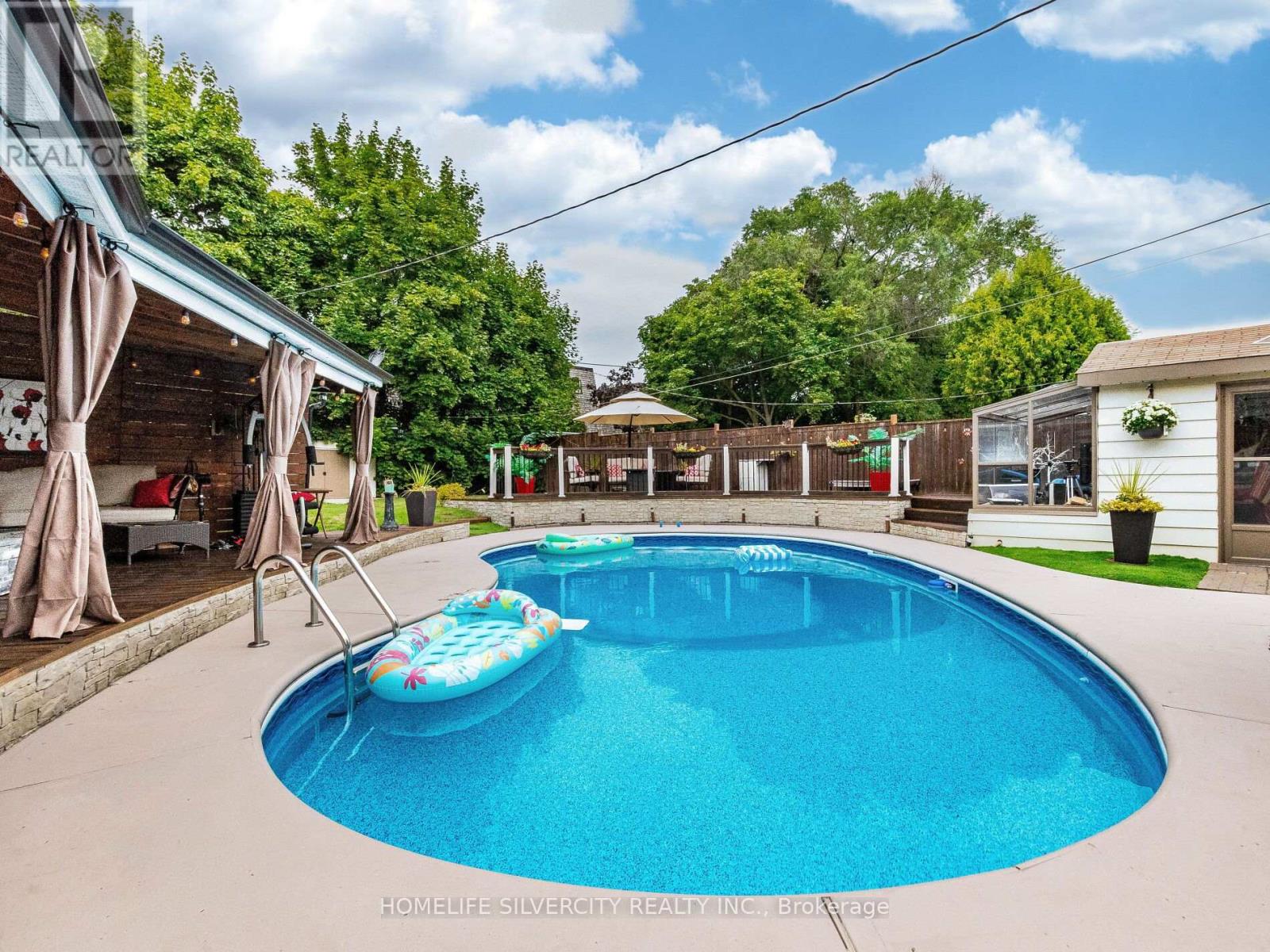 Photo 43 of 108 Brookland Drive, Brampton ON