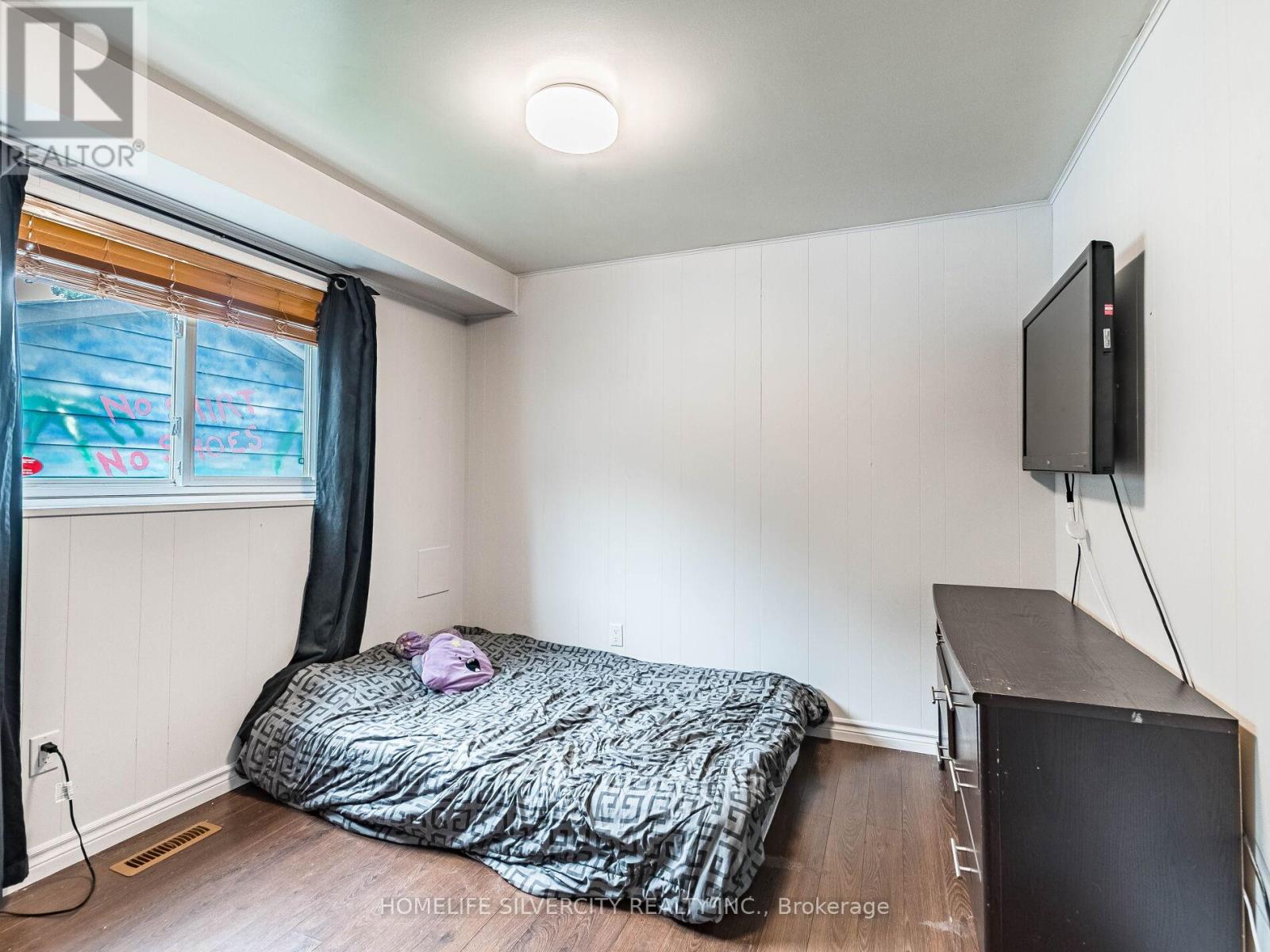 Photo 7 of 108 Brookland Drive, Brampton ON