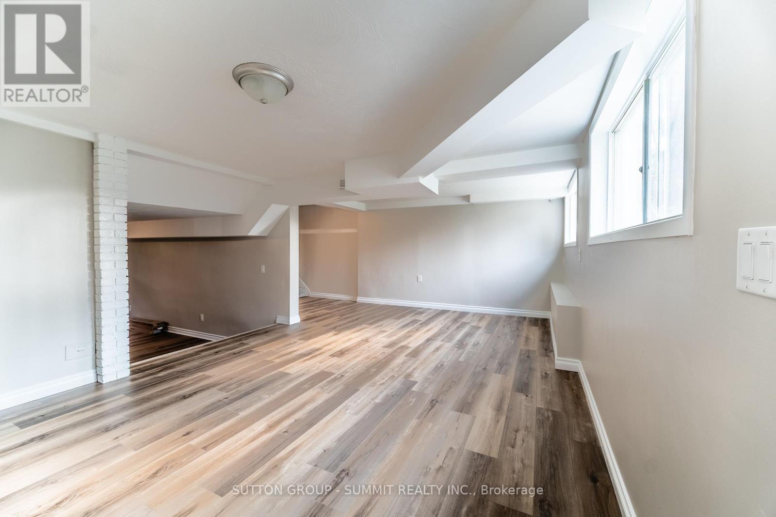 Photo 30 of 100 North Park Street, Brantford ON
