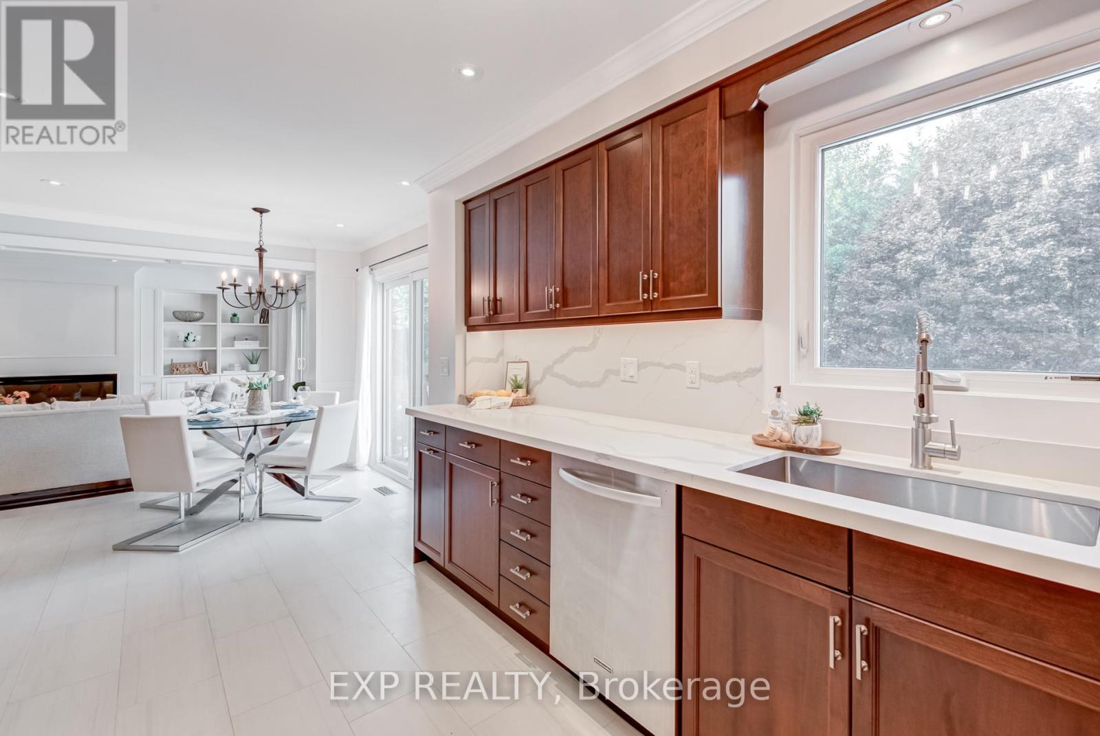 Photo 12 of 891 Leslie Valley Drive, Newmarket ON