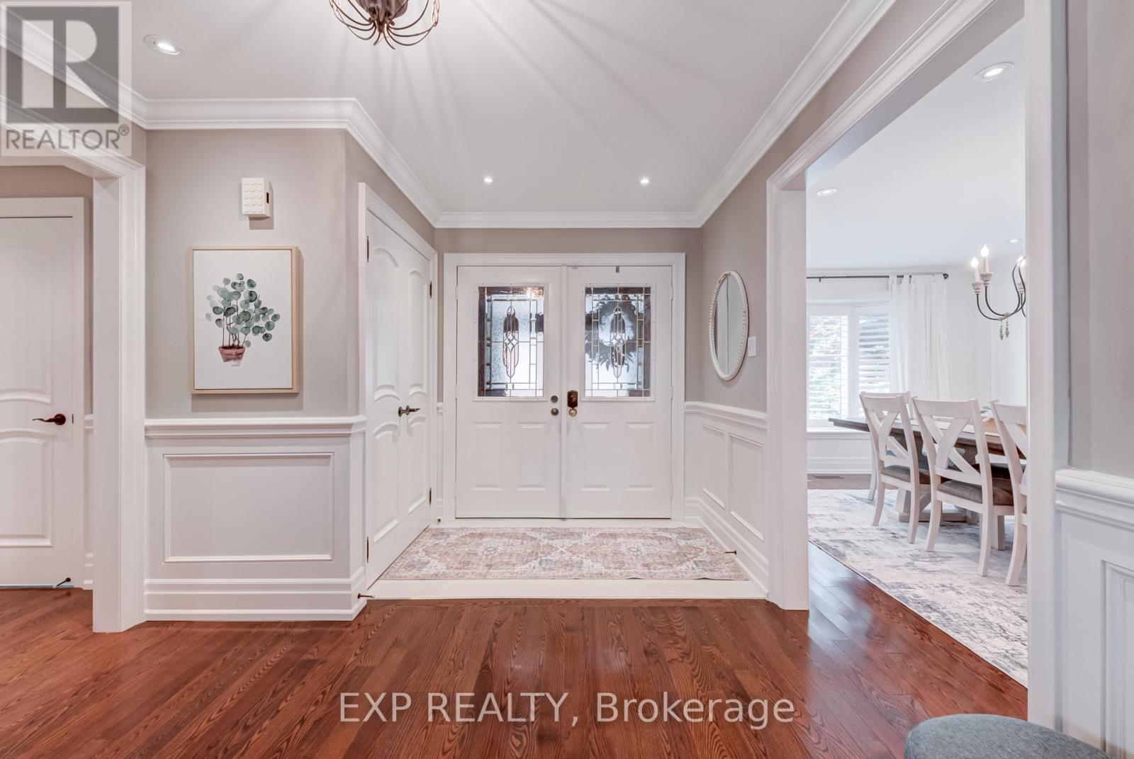 Photo 3 of 891 Leslie Valley Drive, Newmarket ON