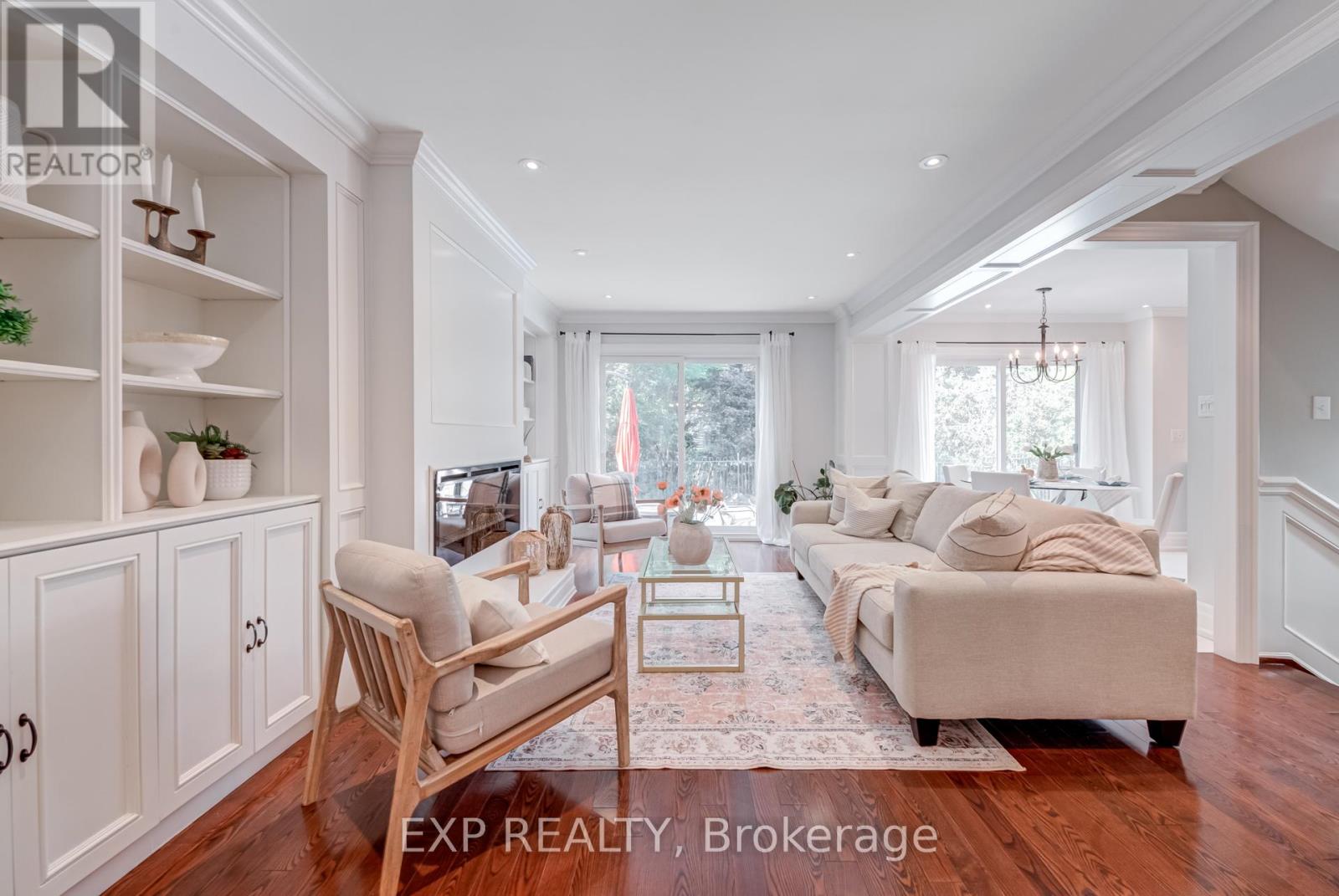 Photo 7 of 891 Leslie Valley Drive, Newmarket ON