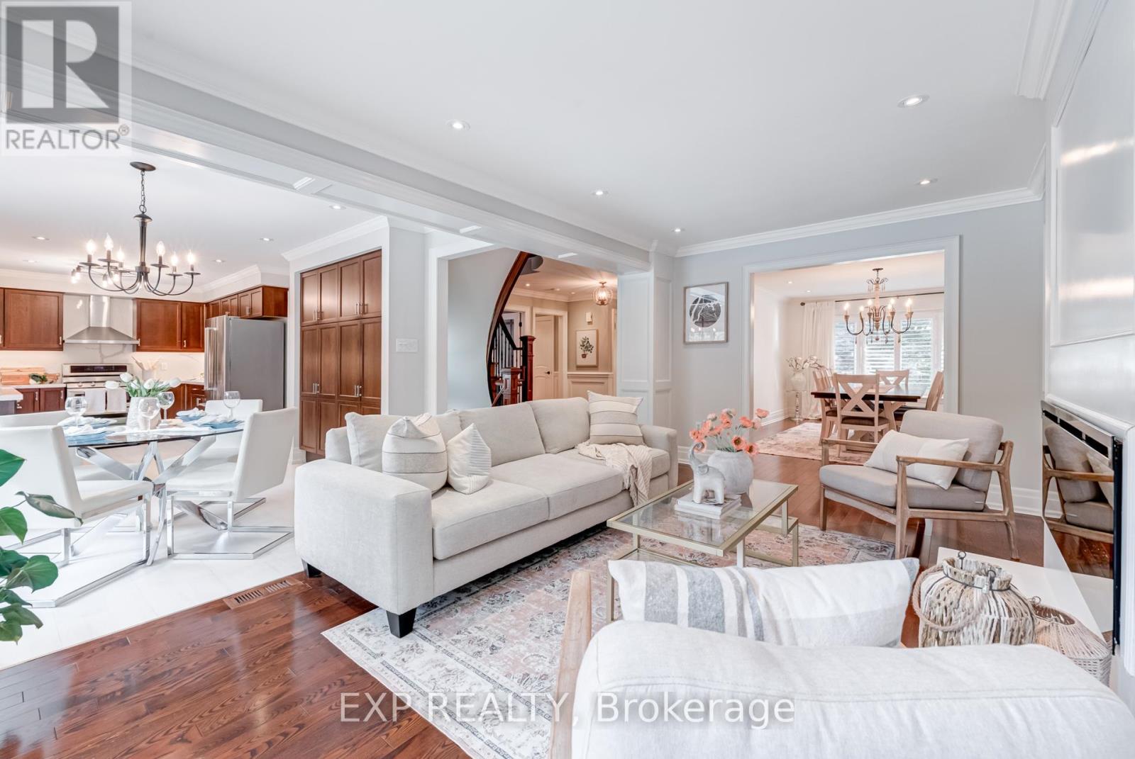 Photo 9 of 891 Leslie Valley Drive, Newmarket ON
