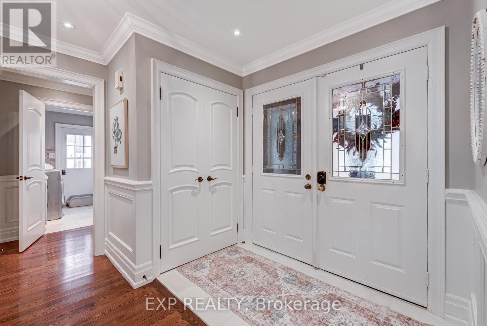 Photo 4 of 891 Leslie Valley Drive, Newmarket ON