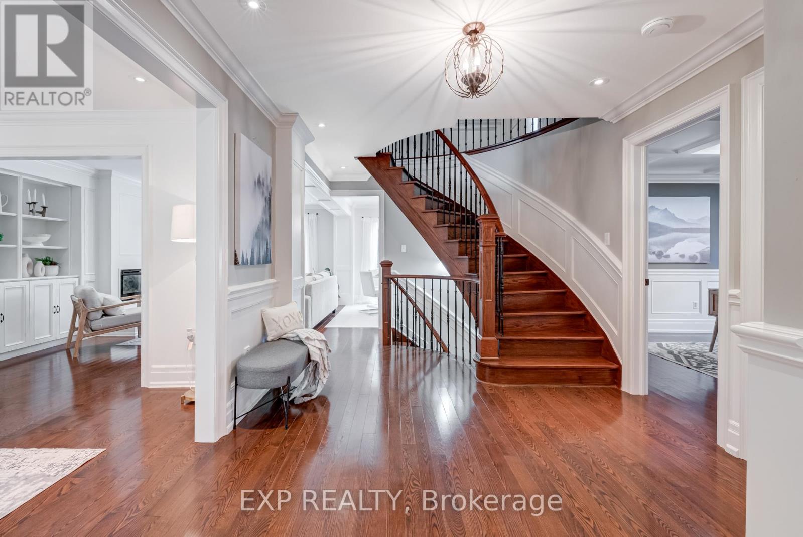 Photo 5 of 891 Leslie Valley Drive, Newmarket ON