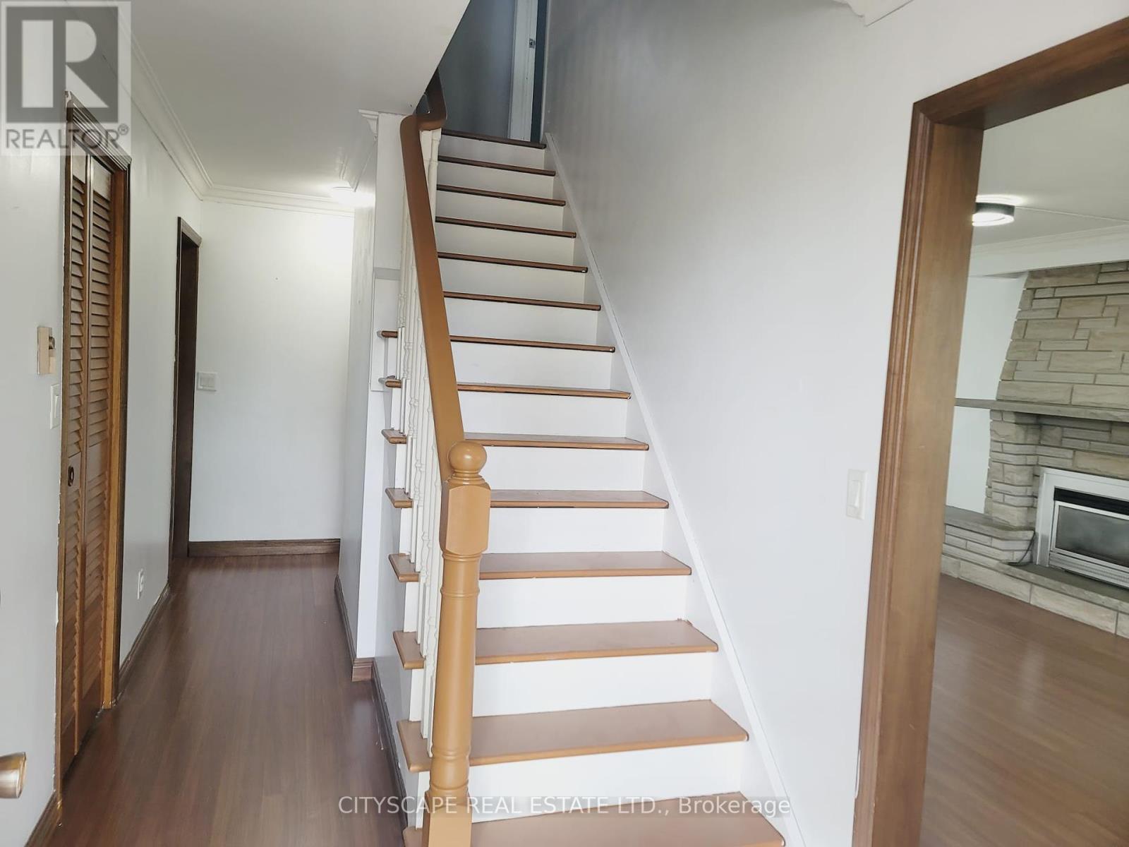 Photo 5 of 342 Sutherland Drive, Kingston ON