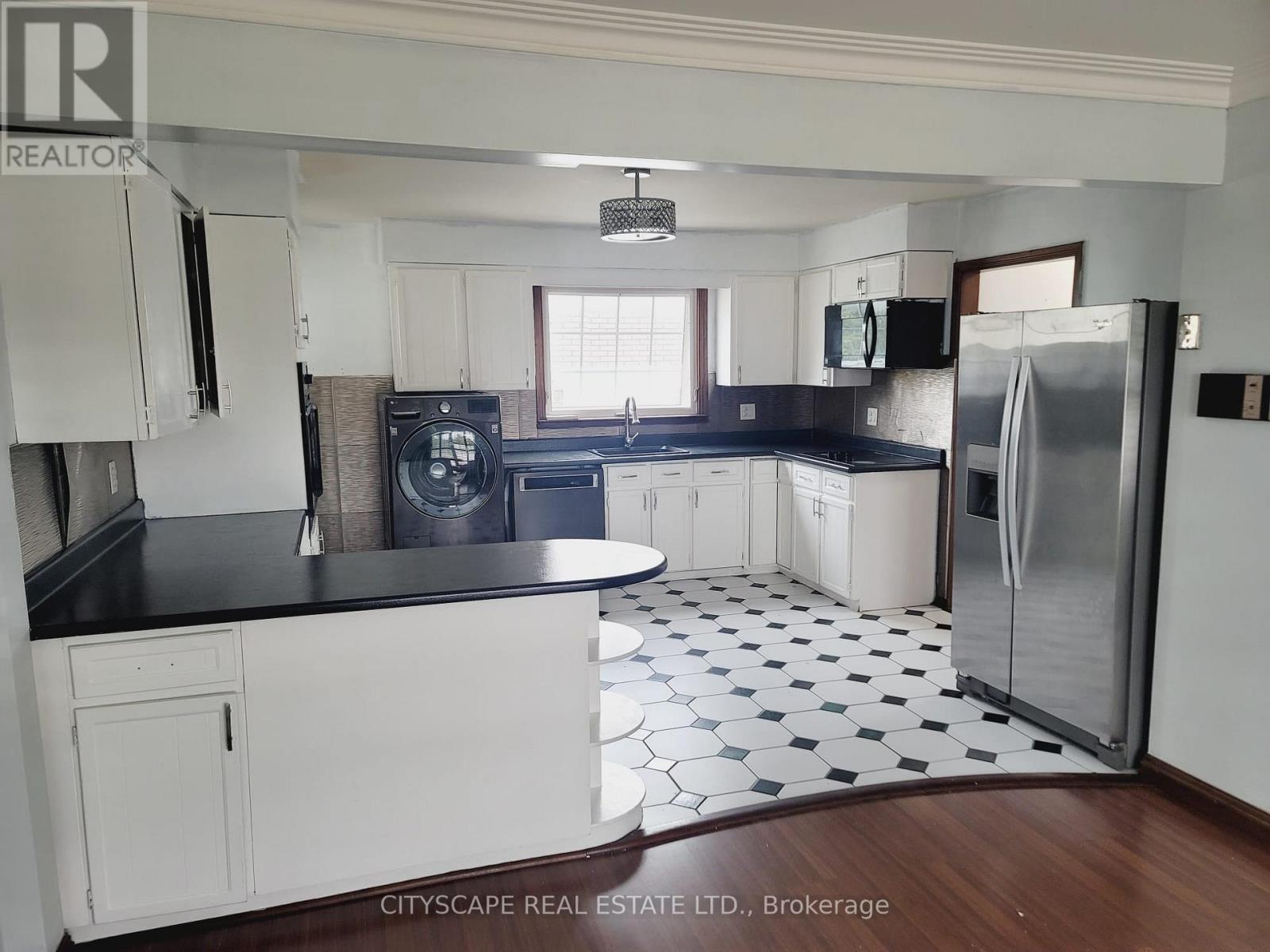 Photo 3 of 342 Sutherland Drive, Kingston ON