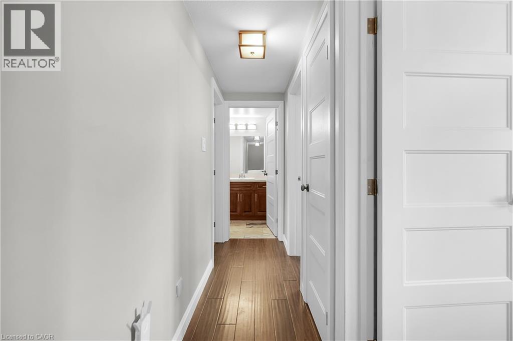 Photo 22 of 20 Blue Spruce Court, Kitchener ON