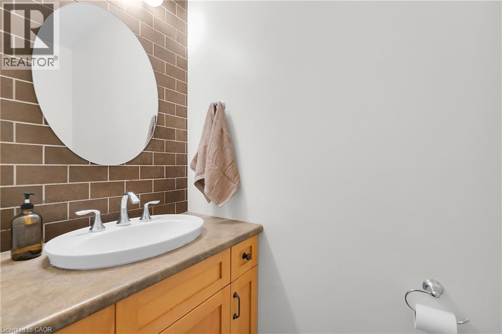 Photo 20 of 20 Blue Spruce Court, Kitchener ON