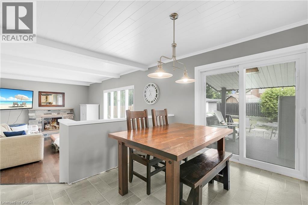 Photo 9 of 20 Blue Spruce Court, Kitchener ON