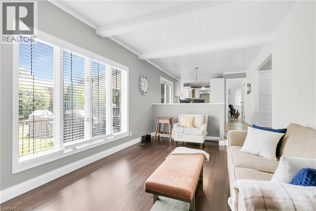 Photo 16 of 20 Blue Spruce Court, Kitchener ON