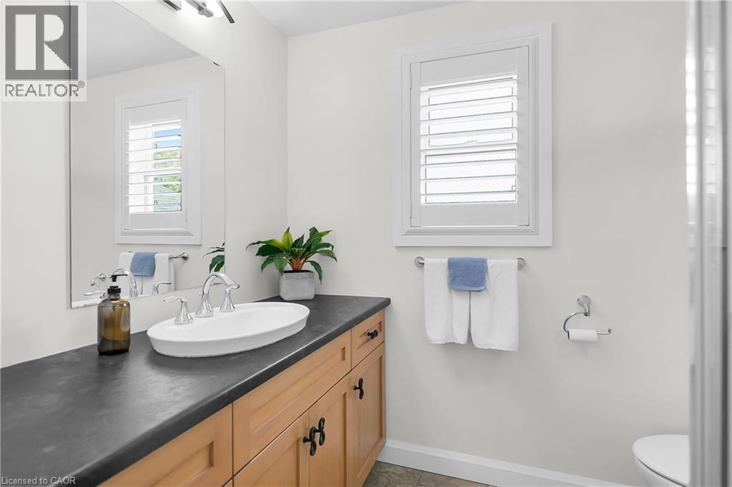 Photo 29 of 20 Blue Spruce Court, Kitchener ON