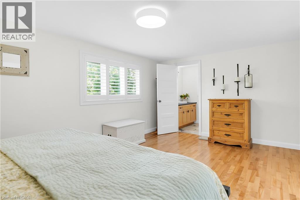 Photo 28 of 20 Blue Spruce Court, Kitchener ON