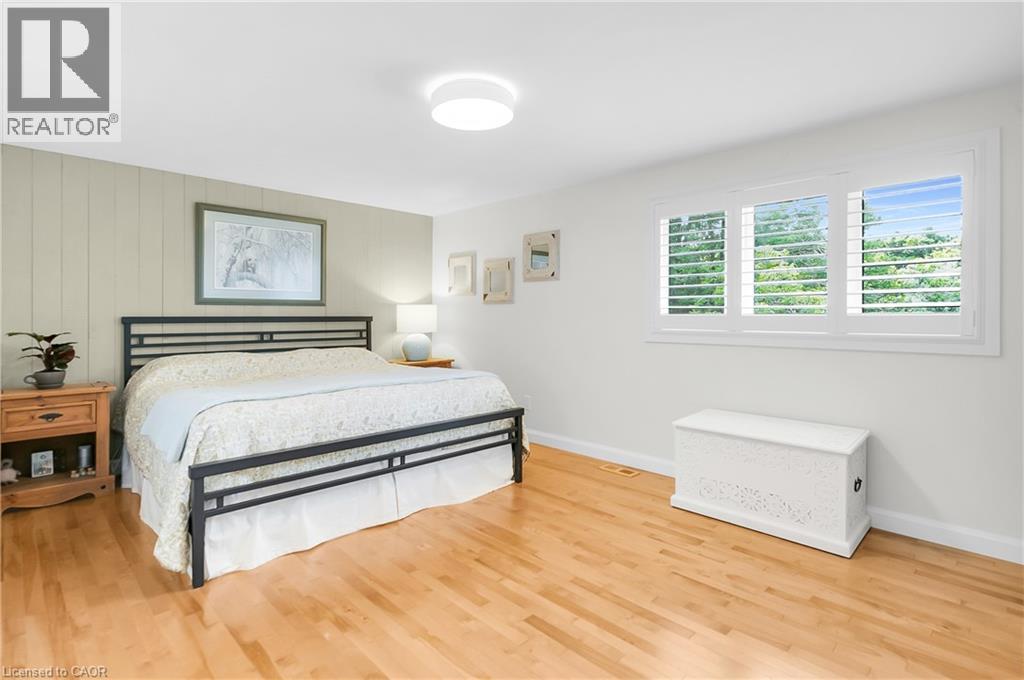 Photo 26 of 20 Blue Spruce Court, Kitchener ON
