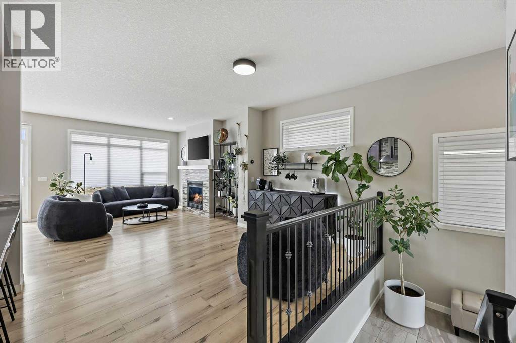 Photo 4 of 127 Fireside Crescent, Cochrane AB