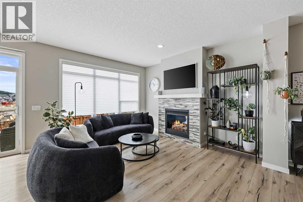 Photo 6 of 127 Fireside Crescent, Cochrane AB