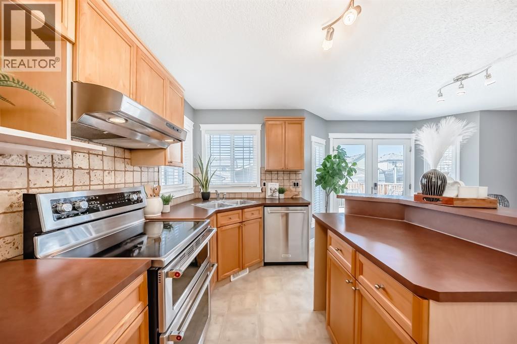 Single Family House for Sale in  Covepark Road NE Coventry Hills Calgary 
