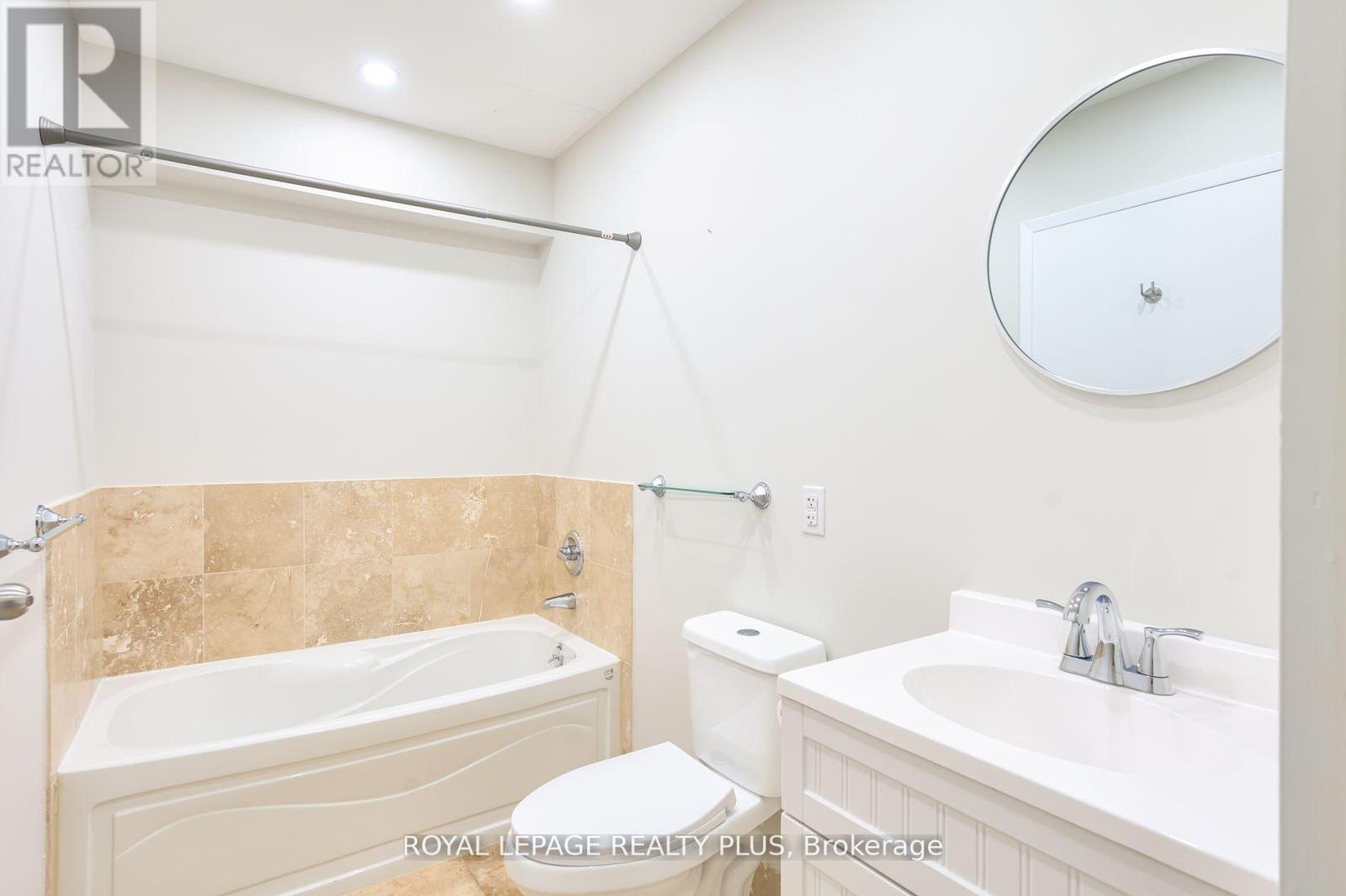 Photo 14 of 1706 1 King Street W, Toronto ON