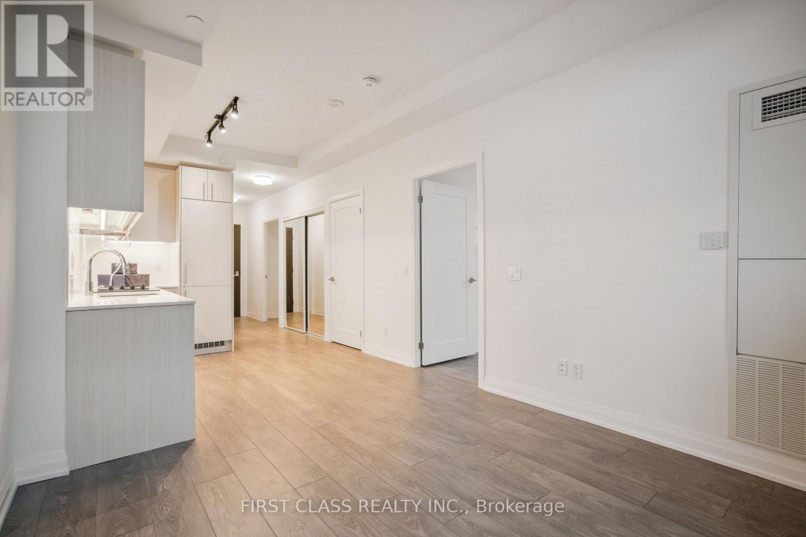 Photo 16 of 917 286 Main Street, Toronto ON