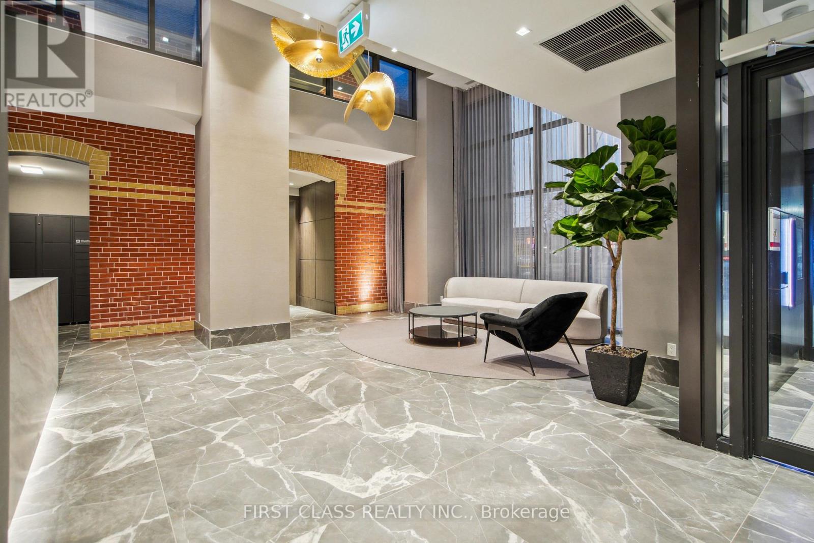 Photo 2 of 917 286 Main Street, Toronto ON