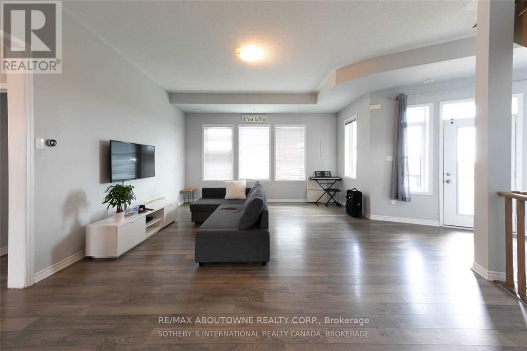 Photo 7 of 3020 Preserve Drive, Oakville ON
