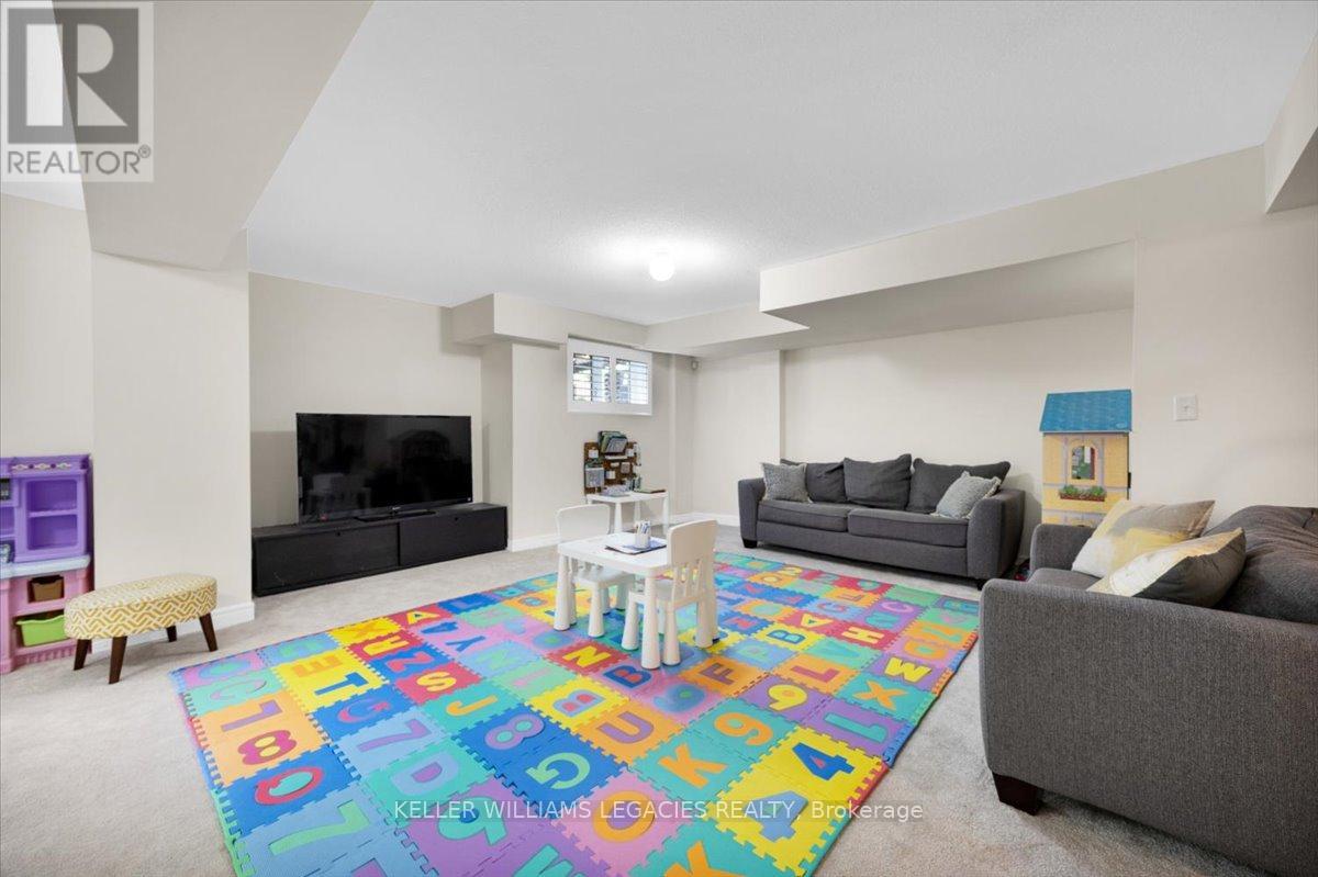 Photo 27 of 208 Greenwood Road, Whitchurchstouffville ON