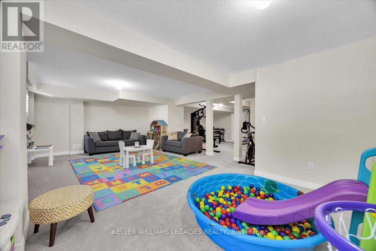 Photo 28 of 208 Greenwood Road, Whitchurchstouffville ON