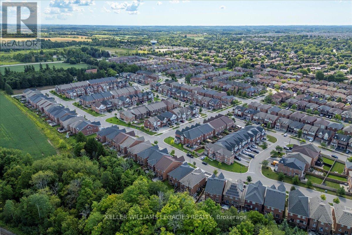 Photo 35 of 208 Greenwood Road, Whitchurchstouffville ON