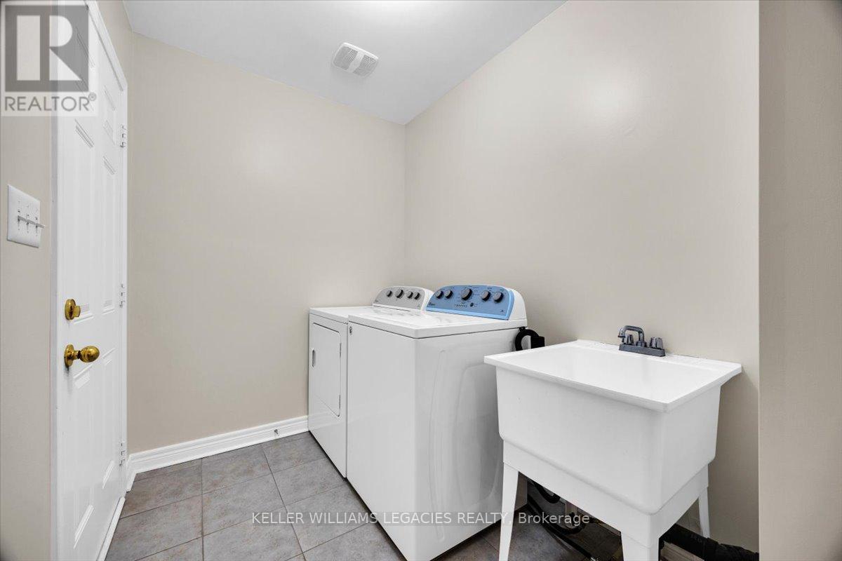 Photo 5 of 208 Greenwood Road, Whitchurchstouffville ON