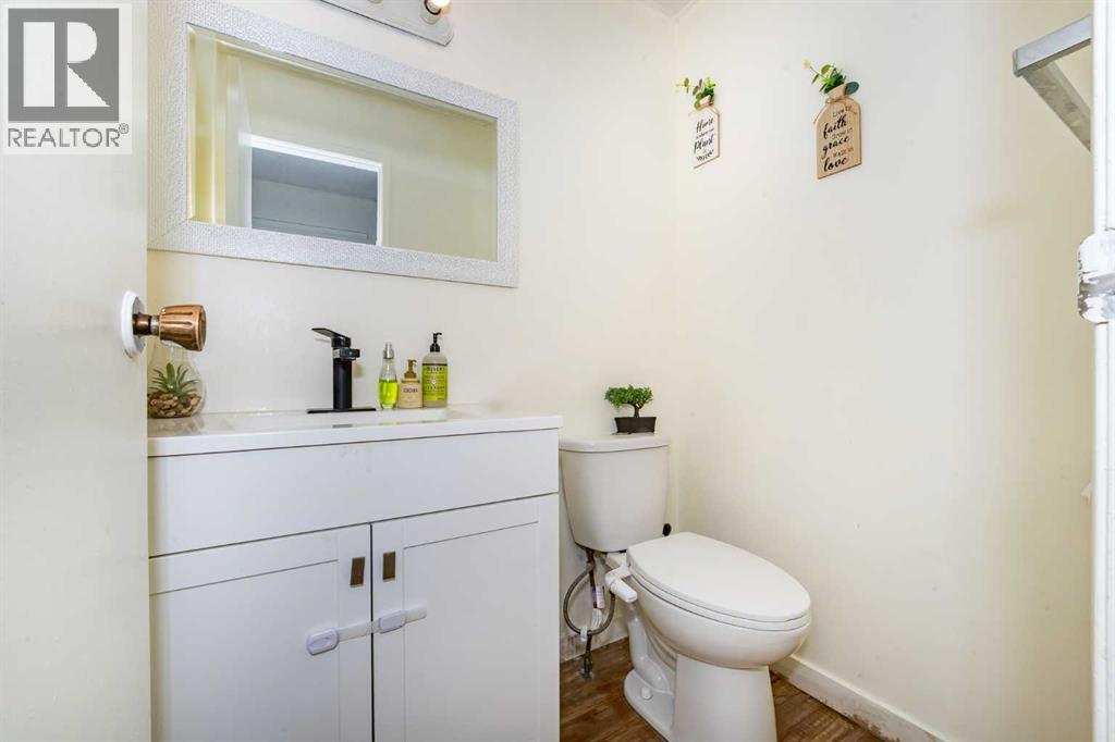 Single Family House for Sale in  Erin Ridge Road SE Erin Woods Calgary 