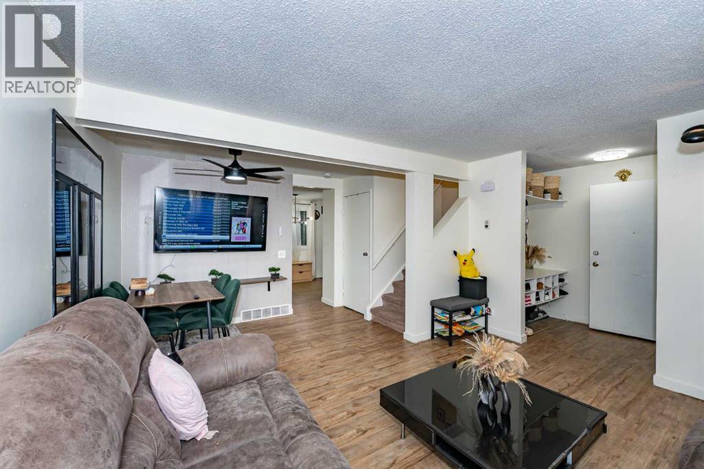 Single Family House for Sale in  Erin Ridge Road SE Erin Woods Calgary 