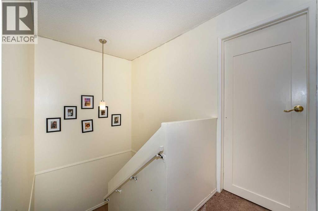 Single Family House for Sale in  Erin Ridge Road SE Erin Woods Calgary 