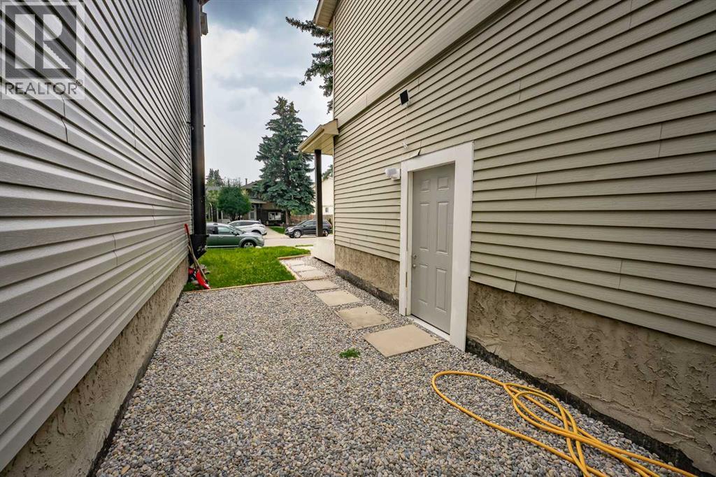 Single Family House for Sale in  Erin Ridge Road SE Erin Woods Calgary 