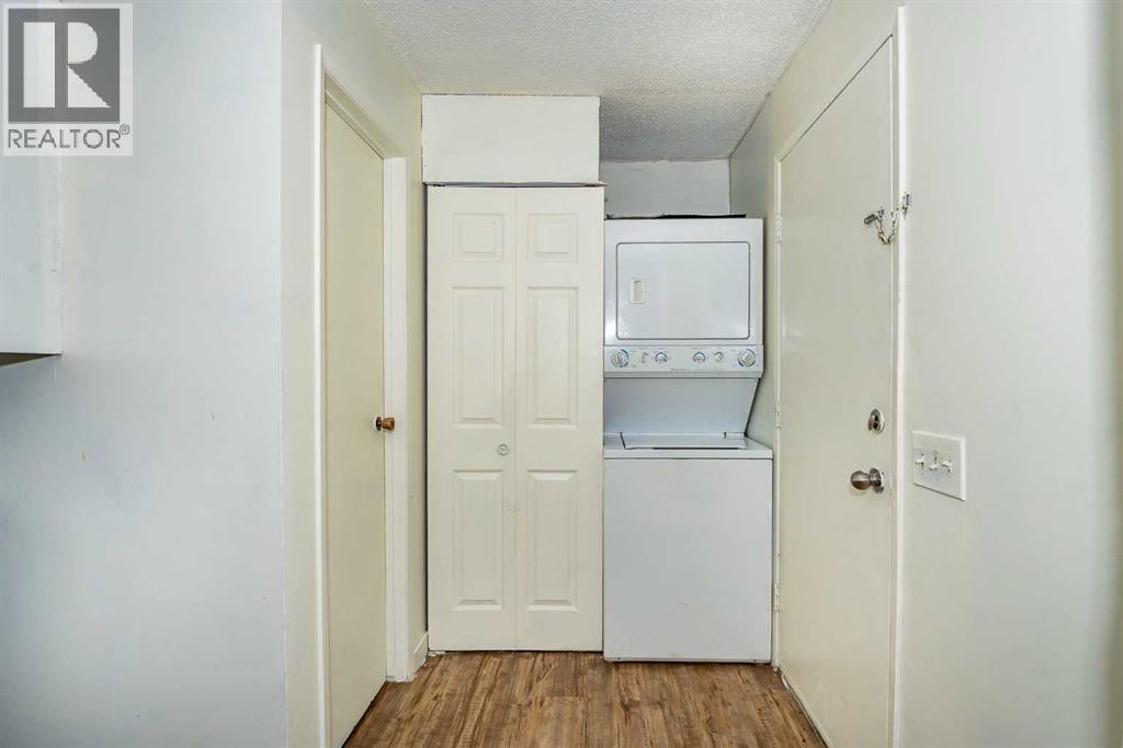 Single Family House for Sale in  Erin Ridge Road SE Erin Woods Calgary 