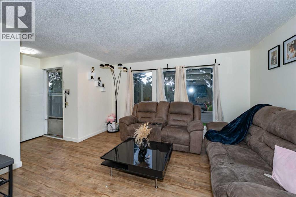 Single Family House for Sale in  Erin Ridge Road SE Erin Woods Calgary 