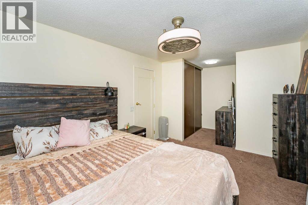 Single Family House for Sale in  Erin Ridge Road SE Erin Woods Calgary 