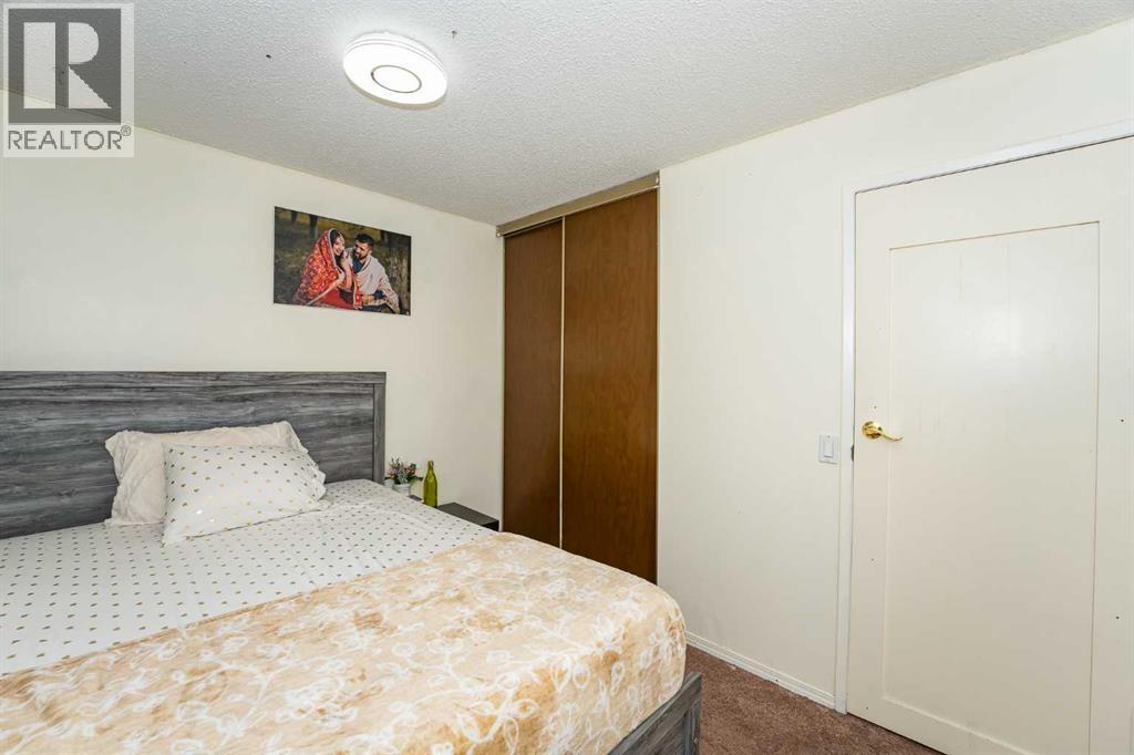 Single Family House for Sale in  Erin Ridge Road SE Erin Woods Calgary 