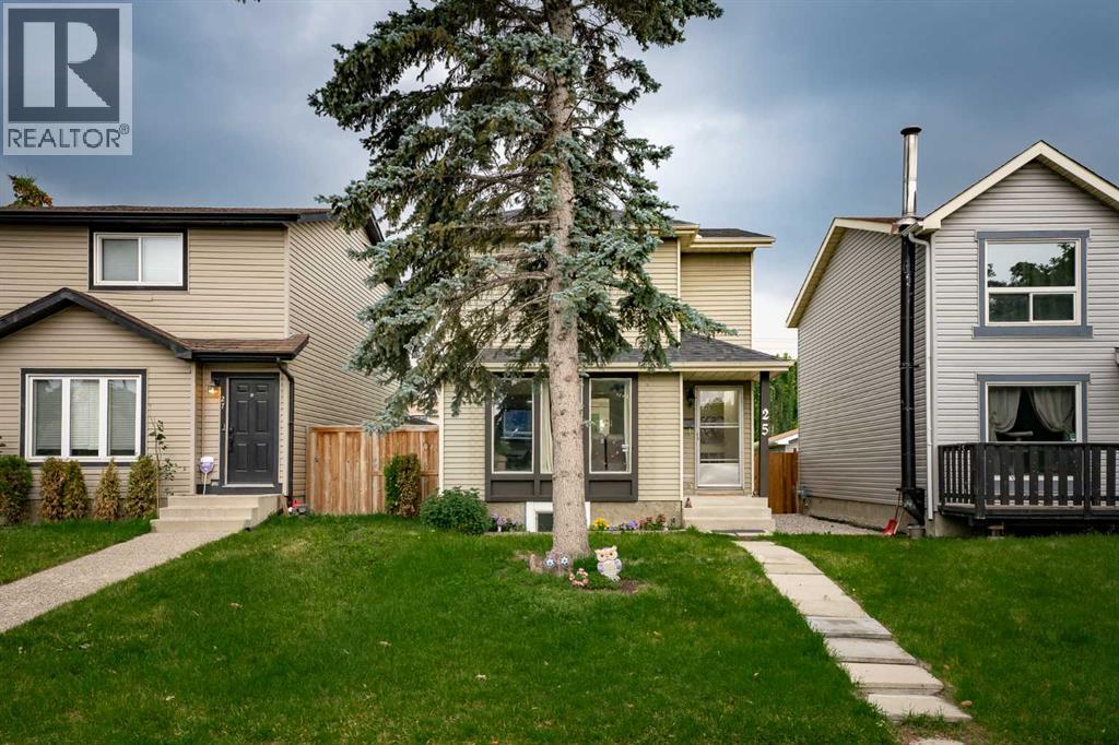 Single Family House for Sale in  Erin Ridge Road SE Erin Woods Calgary 