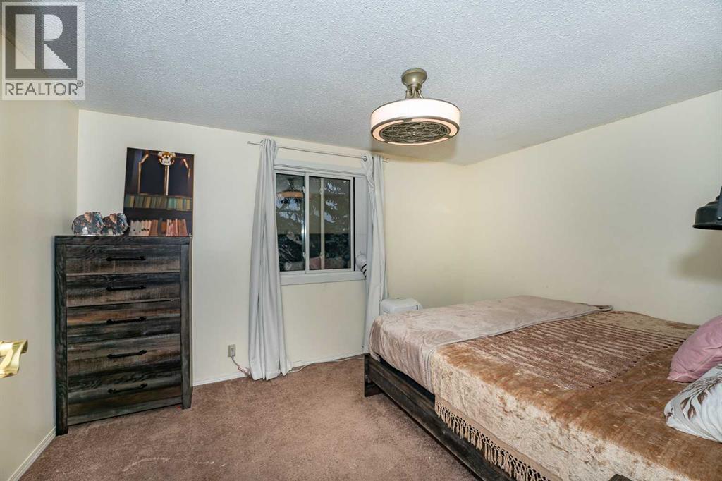 Single Family House for Sale in  Erin Ridge Road SE Erin Woods Calgary 