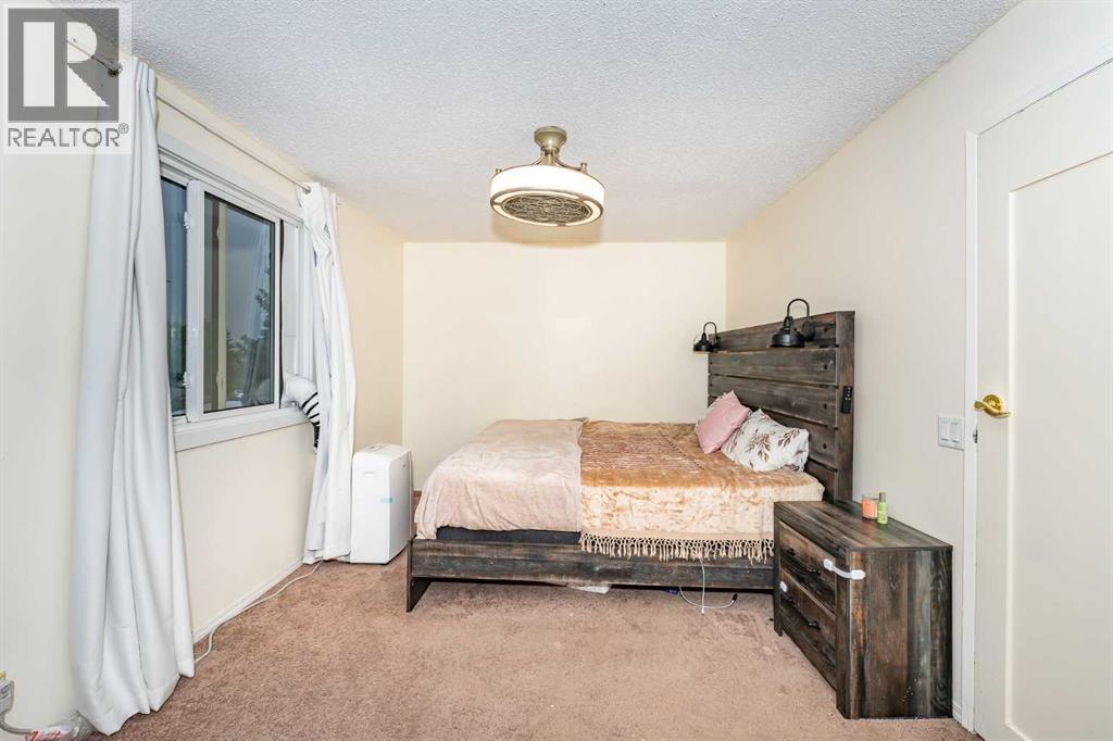 Single Family House for Sale in  Erin Ridge Road SE Erin Woods Calgary 