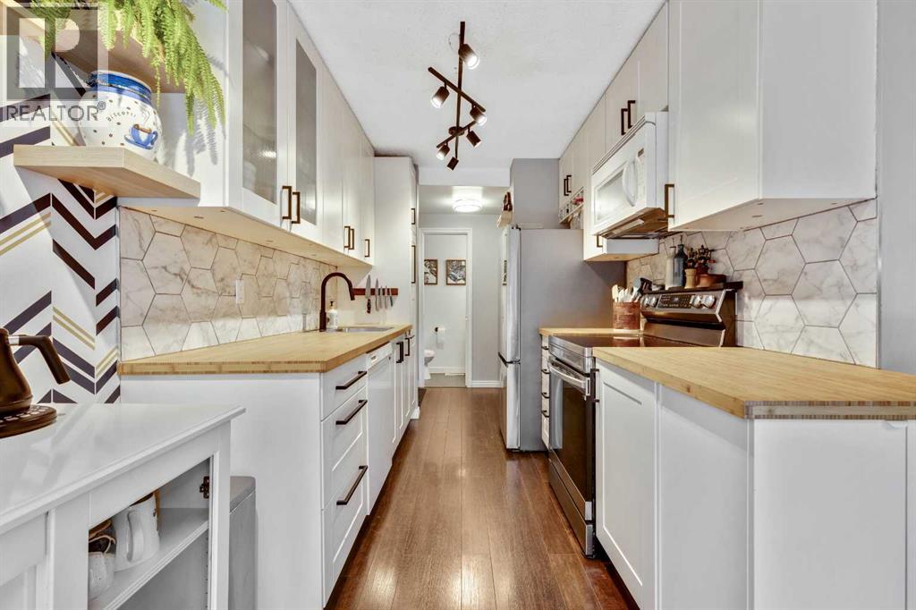16, 5315 53 Avenue NW, Calgary, Alberta