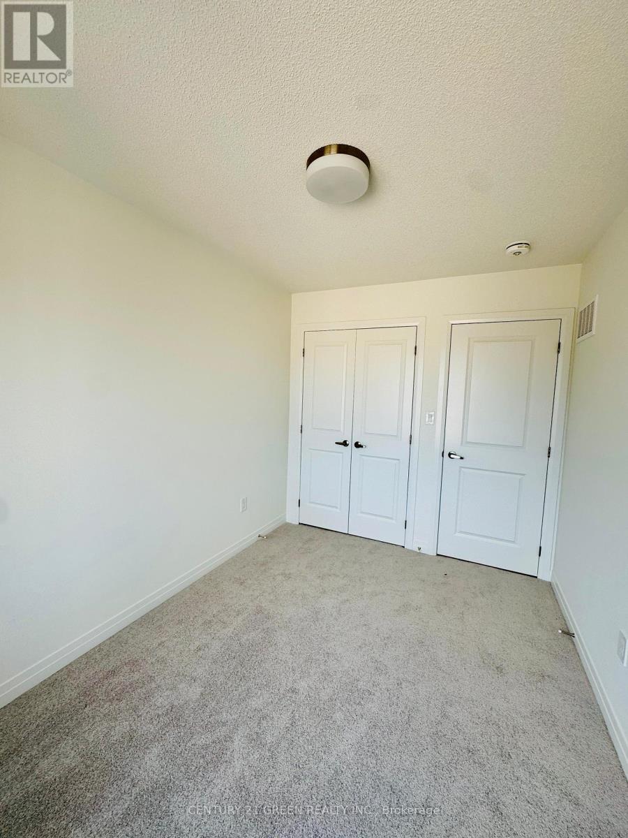 Photo 13 of 16 Timber Falls Drive, Brampton ON