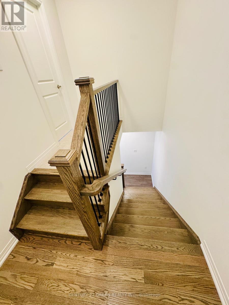 Photo 16 of 16 Timber Falls Drive, Brampton ON