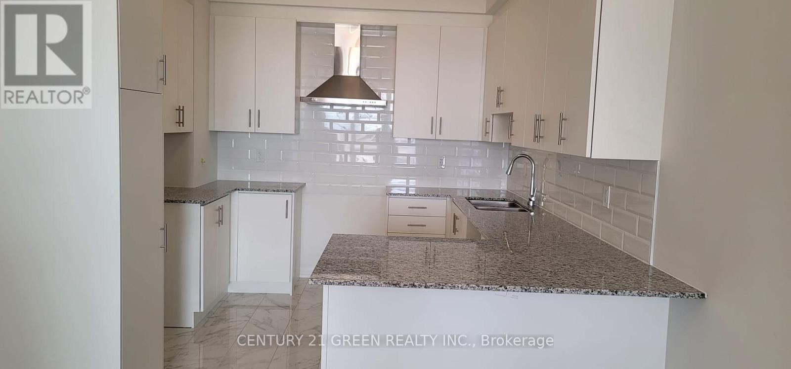 Photo 3 of 16 Timber Falls Drive, Brampton ON