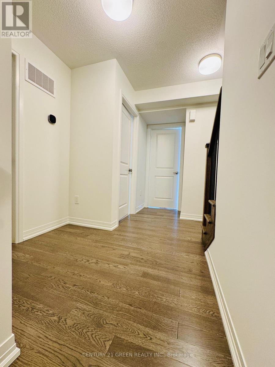 Photo 6 of 16 Timber Falls Drive, Brampton ON