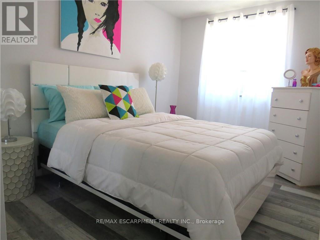 Photo 12 of 307 30 Summit Avenue, Hamilton ON