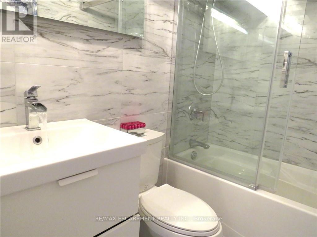 Photo 15 of 307 30 Summit Avenue, Hamilton ON