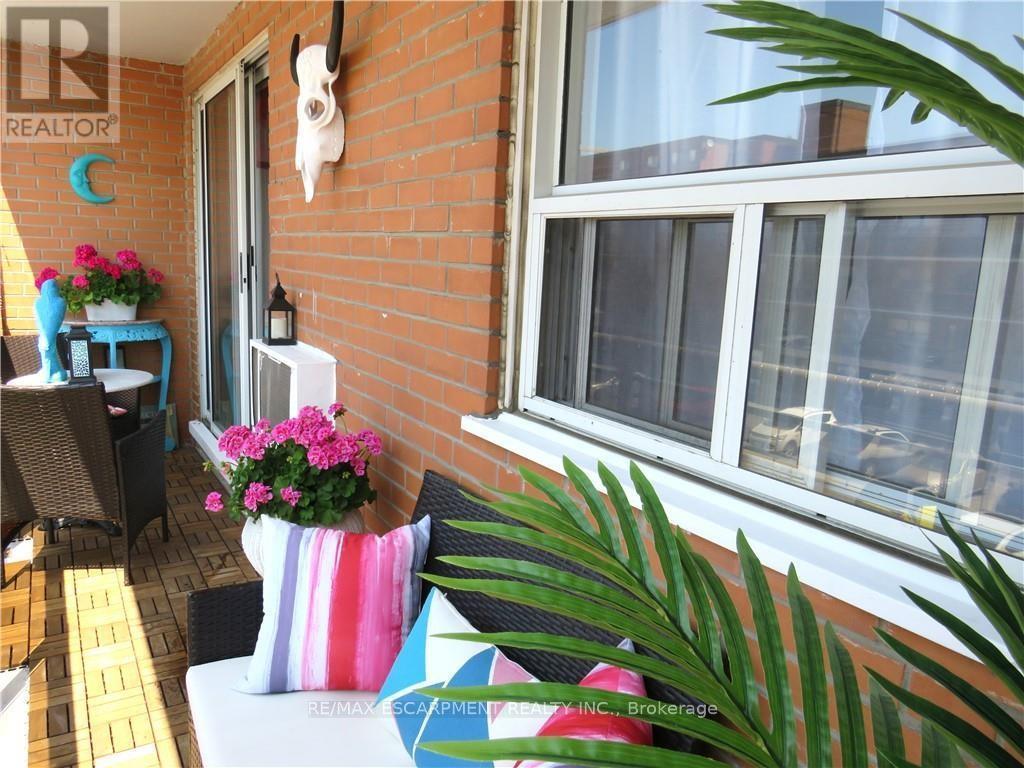 Photo 17 of 307 30 Summit Avenue, Hamilton ON