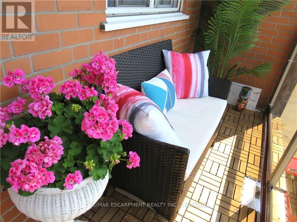 Photo 18 of 307 30 Summit Avenue, Hamilton ON